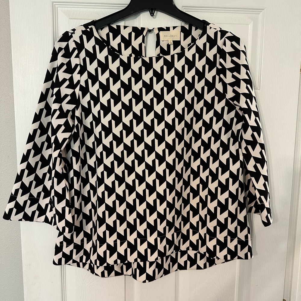 MELLODAY Black and White Graphic 3/4 Sleeve Blouse